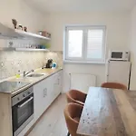 Appartement Cosy Flat In A Quiet Location With Free Parking