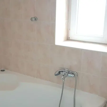 Apartament Cosy Flat In A Quiet Location With Free Parking