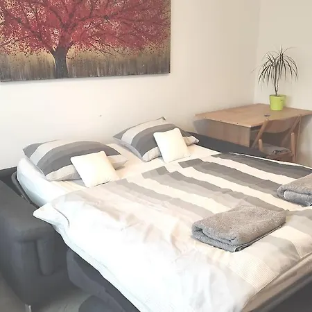 Cosy Flat In A Quiet Location With Free Parking Apartmán