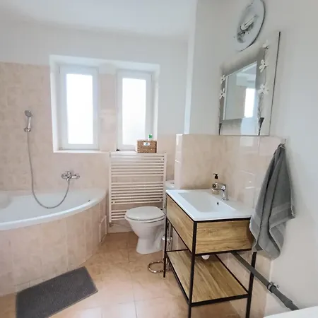 Cosy Flat In A Quiet Location With Free Parking Apartament Nitra