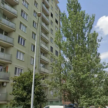 Apartmán Cosy Flat In A Quiet Location With Free Parking Nitra